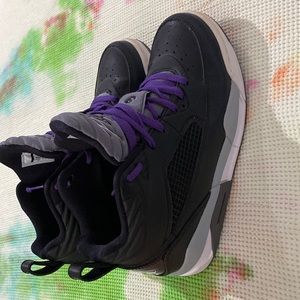 Jordan shoes men’s size 5.5. Like new condition.